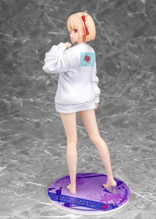 錦木千束 オーバーサイズトレーナーVer.